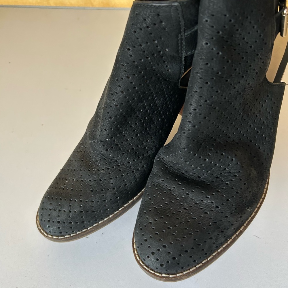 Black Ankle Boots with Wooden Heel - Picture 4 of 7